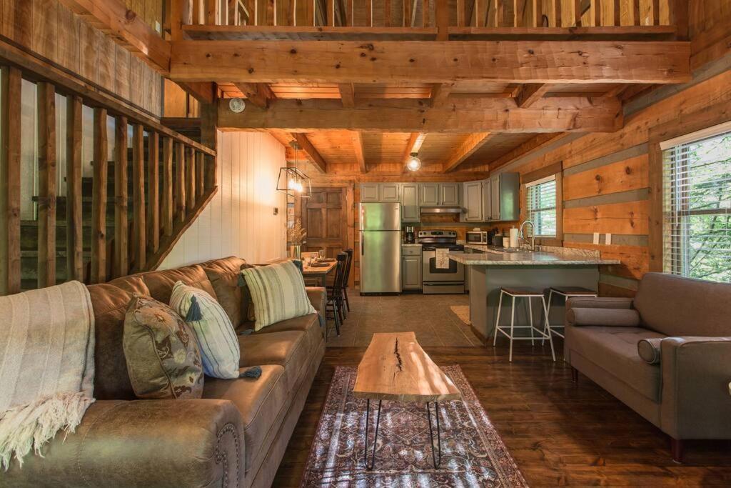 Southern Oak Cabin - Newly Remodeled - Close To All Attractions Sevierville Esterno foto