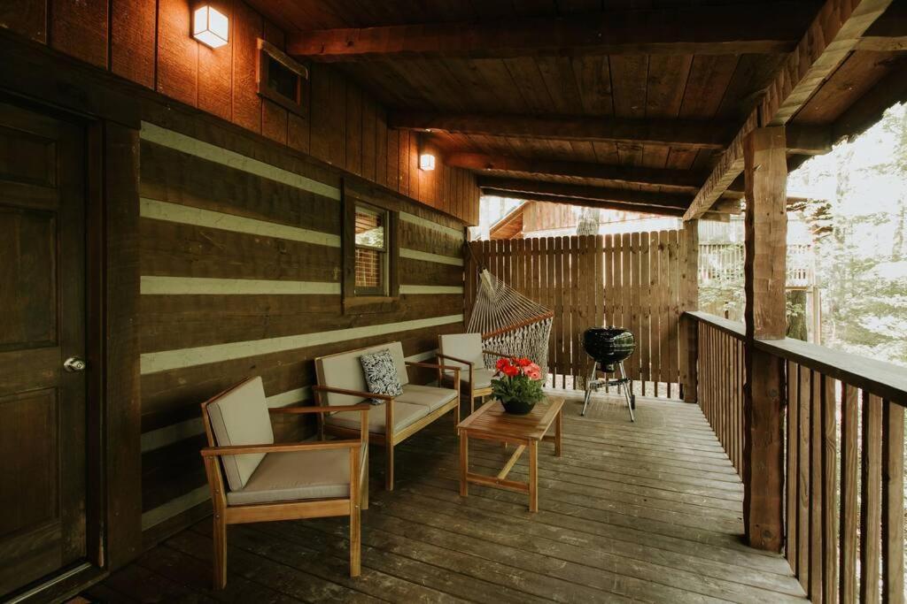 Southern Oak Cabin - Newly Remodeled - Close To All Attractions Sevierville Esterno foto