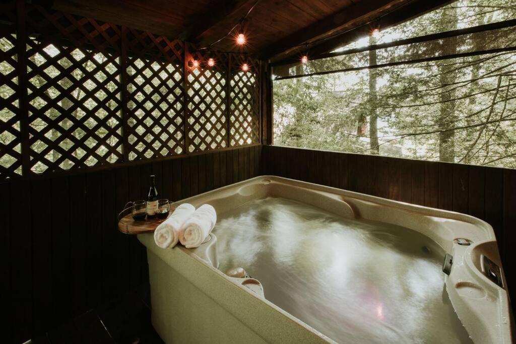 Southern Oak Cabin - Newly Remodeled - Close To All Attractions Sevierville Esterno foto