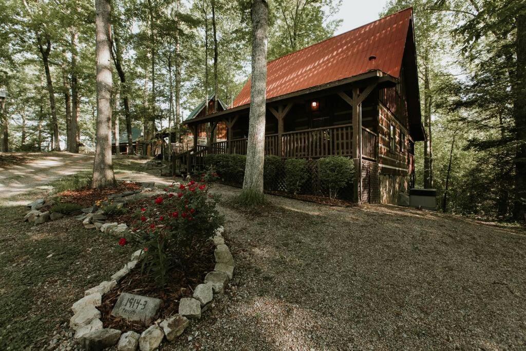 Southern Oak Cabin - Newly Remodeled - Close To All Attractions Sevierville Esterno foto
