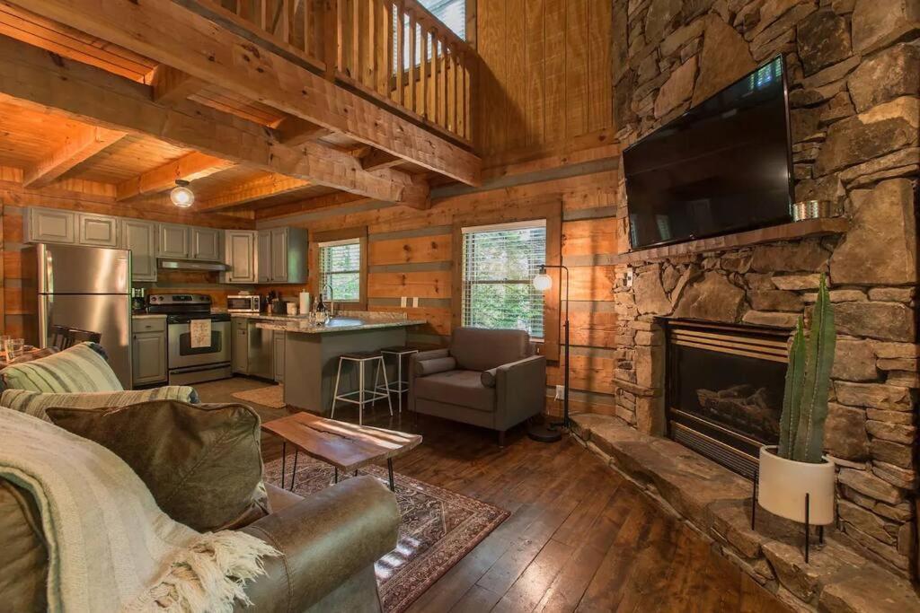 Southern Oak Cabin - Newly Remodeled - Close To All Attractions Sevierville Esterno foto